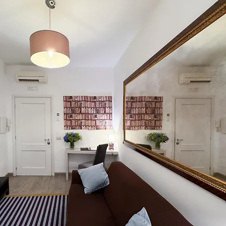 Banchi Vecchi Pantheon